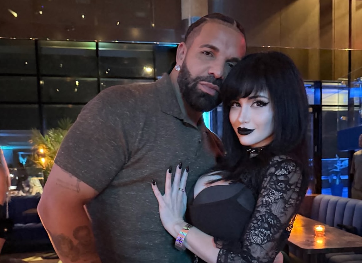 Drake wynajął cały zamek na randkę ze swoją Goth Baddie. Para poznała się podczas internetowego show