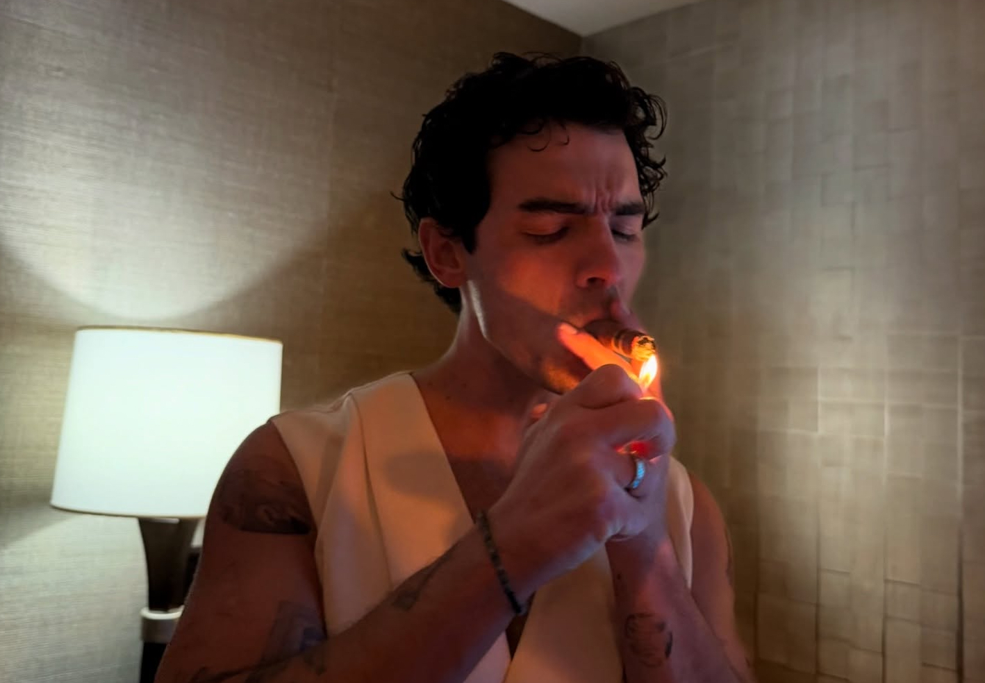 Joe Jonas poszedł na terapię po słabych wynikach sprzedaży albumu. „Zacząłem mieć ataki paniki”