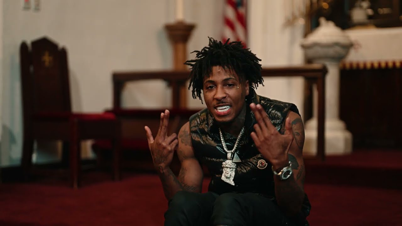 NBA YoungBoy nazwał własną matkę „głupią ku*wą”