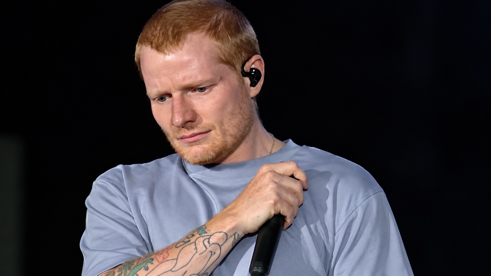 Ed Sheeran rozpłakał się na scenie. Muzyk odniósł się zarówno do ataku Hamasu na Izrael, jak i do późniejszych działań Izraela w Gazie
