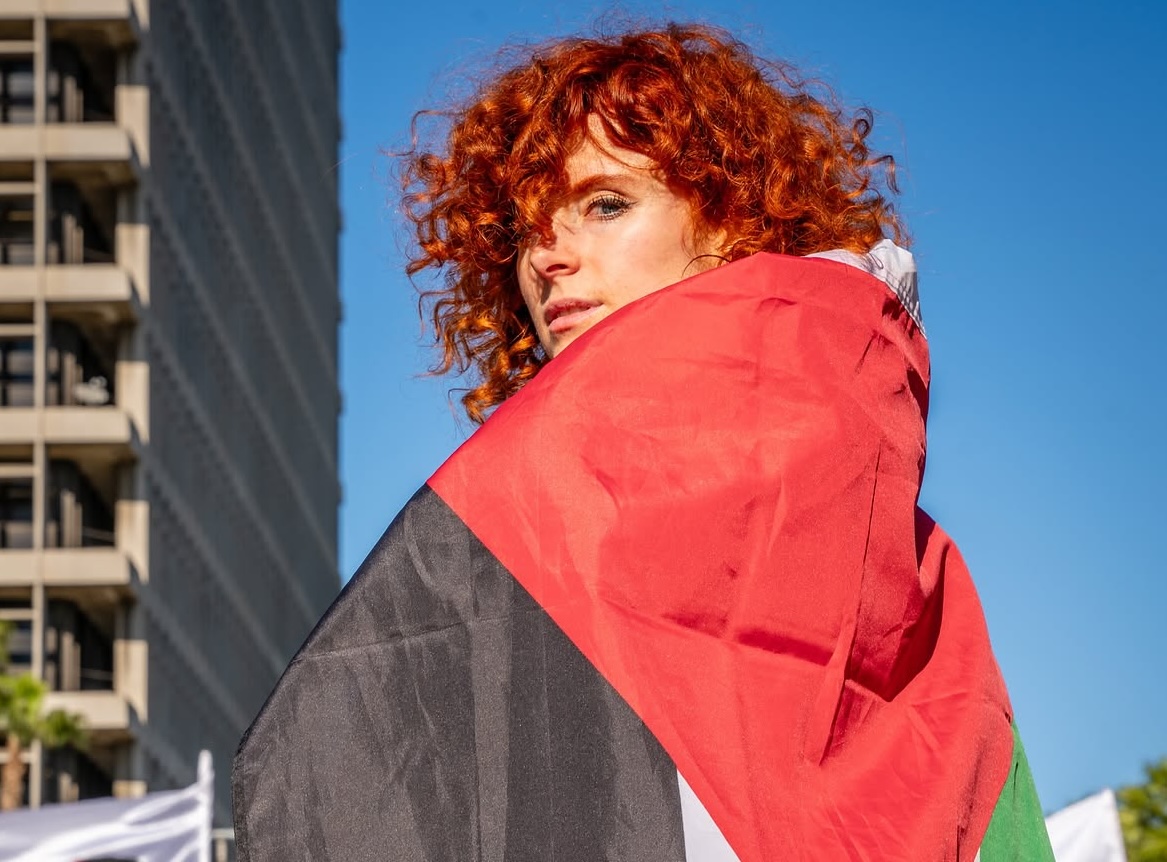 Kiesza ujawnia, iż poparcie dla Palestyny wpędziło ją w długi. „Sprawa choćby nie była publiczna”