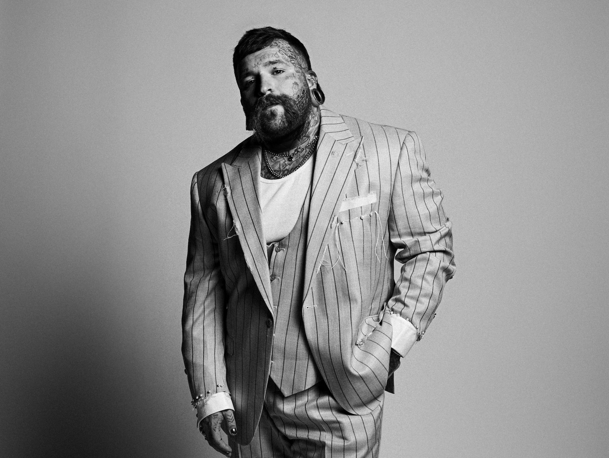 Teddy Swims zapowiada album „UGLY”. Nowy singiel „Perfect Man” już dostępny