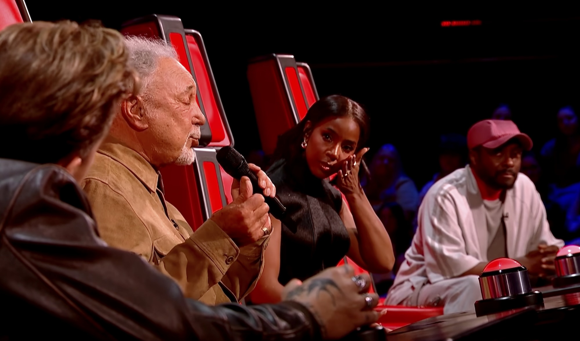 Tom Jones zwolniony z 'The Voice UK' po 14 latach. 86-latek nie jest zadowolony z tej decyzji: 'Nie chciałem odchodzić'