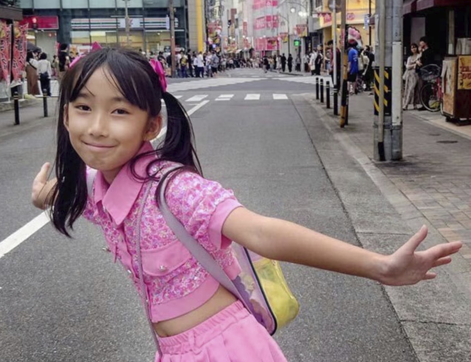 Nie żyje 8-letnia wokalistka z Japonii. Hirata Runa zmarła wskutek powikłań po grypie. „Jedna trzecia jej życia upłynęła na byciu idolką”