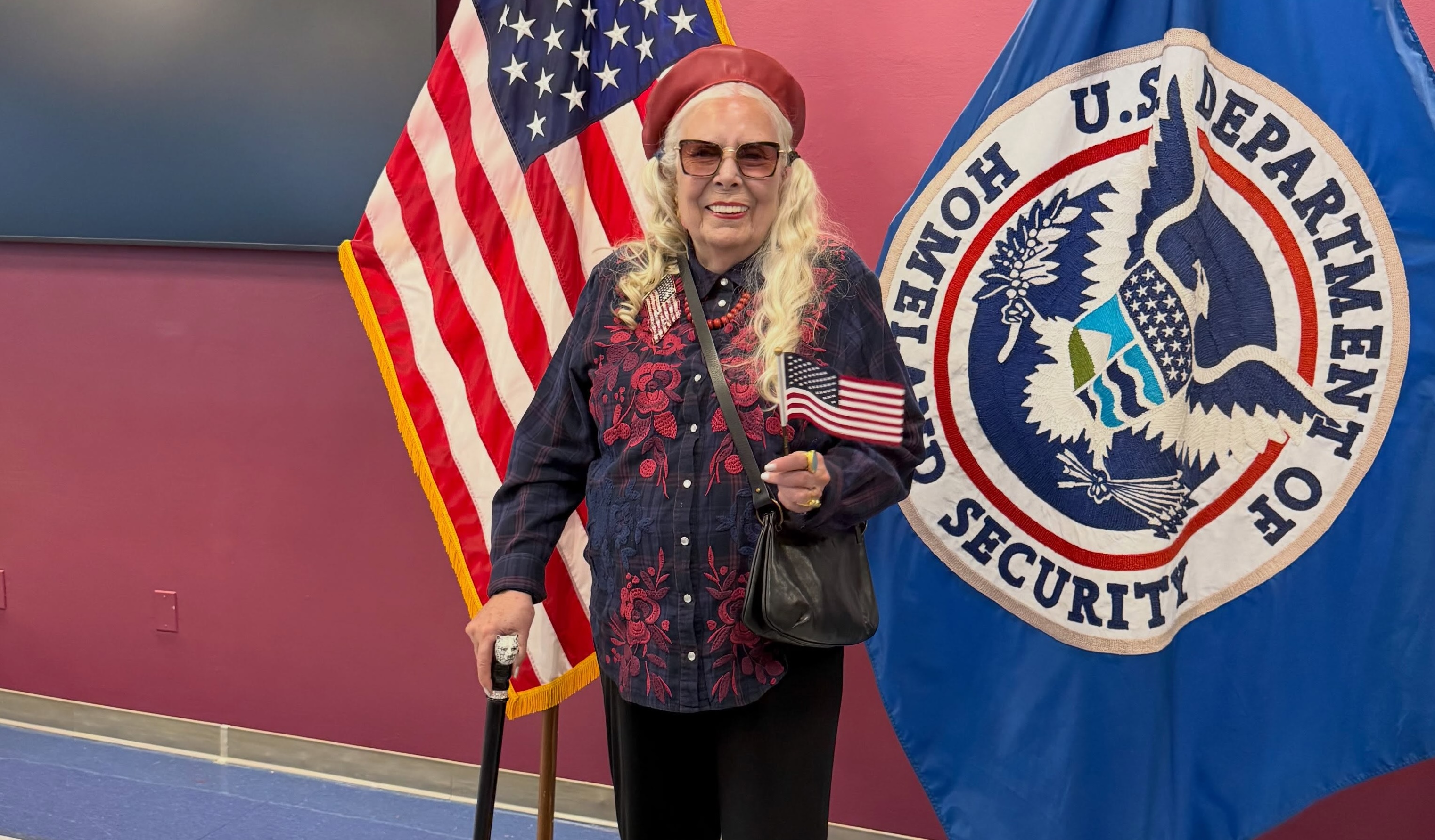 Joni Mitchell została obywatelką USA. „Podróż, która rozpoczęła się 62 lata temu”