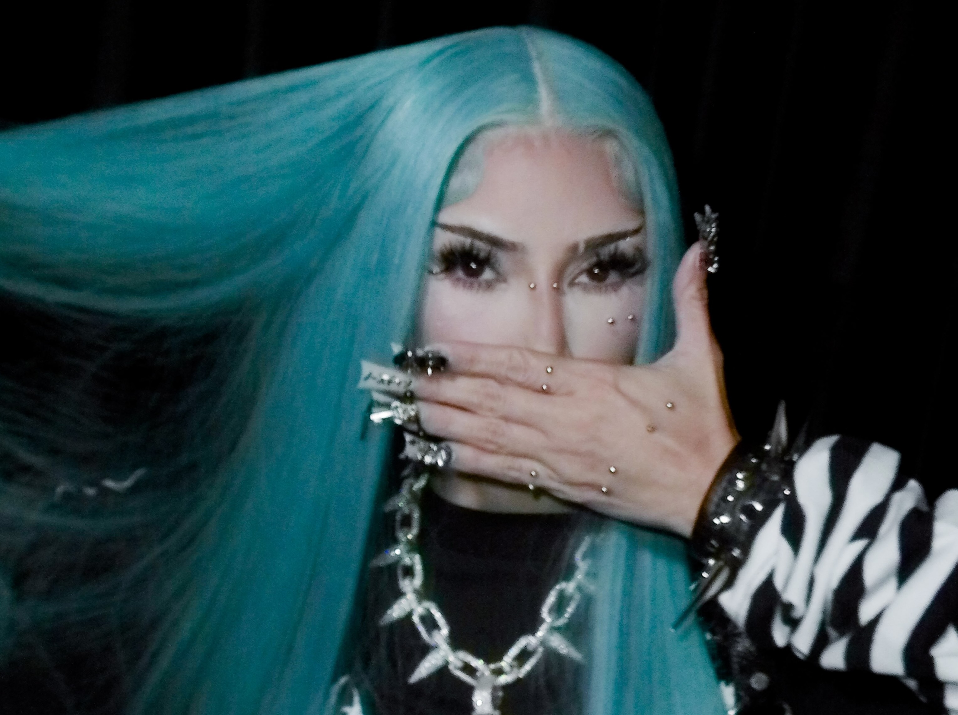 Kim Kardashian przebrała się na Halloween za własną córkę. Była żona Kanye Westa odtworzyła charakterystyczny styl North West