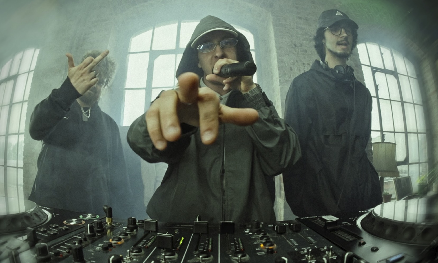 Acidstanek, Miły ATZ i ih8uparo łączą siły. „MNTN DEW” zamyka projekt UNDER TWIST