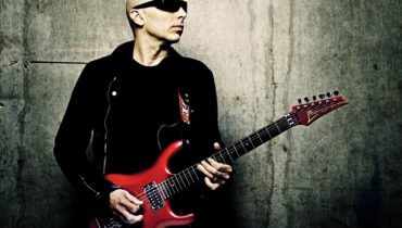 Joe Satriani solo