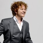 Wokalista Simply Red w The Faces?