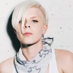 Teledysk: Robyn – „Dancing On My Own”