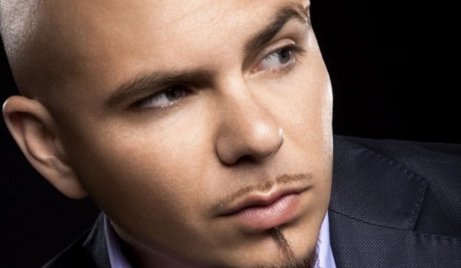 Teledysk: Pitbull – „Maldito Alcohol”