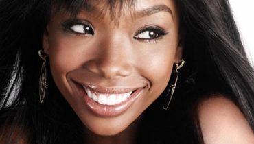Brandy pozwana przez DJ-a