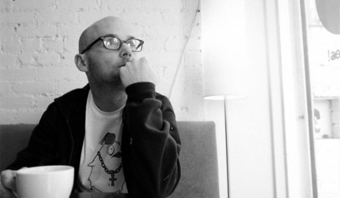 Moby: Duże wytwórnie powinny umrzeć