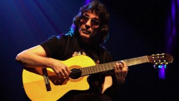 Były gitarzysta Genesis w Łazienkach