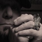 Były wokalista Iron Maiden wolny