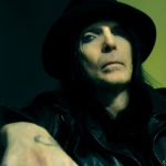 Gitarzysta Motley Crue planuje soulowy album