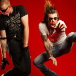 Lider Eagles Of Death Metal wyda solo