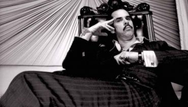 Nick Cave koweruje The Zombies – posłuchaj