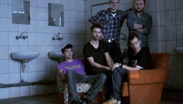 Call The Fire Brigade – trasa i singiel