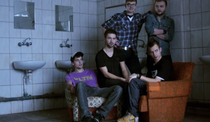 Call The Fire Brigade – trasa i singiel