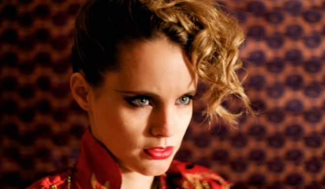 Anna Calvi jeszcze w promocyjnej cenie