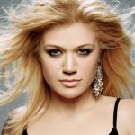 Zobacz nowy teledysk Kelly Clarkson
