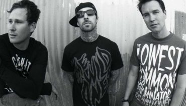 Posłuchaj albumu Blink-182