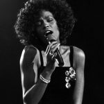 Whitney Houston znaleziona w wannie?