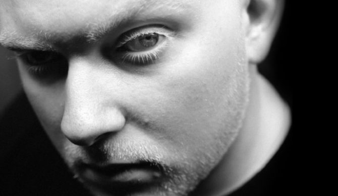 Posłuchaj EP-ki Brothera Aliego