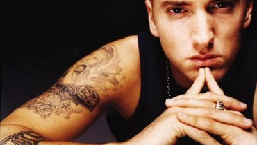 Eminem ostrzega Carey