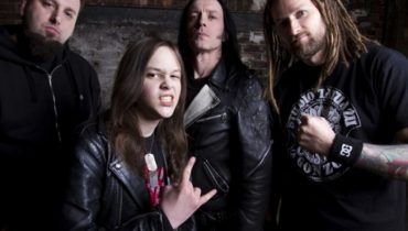 Anti Tank Nun supportem Thin Lizzy