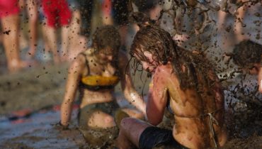 Błotne zabawny Woodstock`owiczów (Foto)