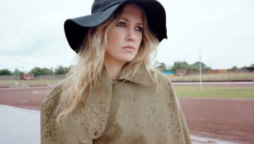 Ladyhawke pokazuje drugi album – audio
