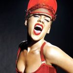 Lily Allen na płycie Pink