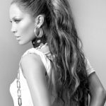Jennifer Lopez na biało