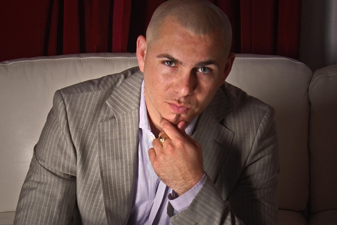 Pitbull wyda jesienią