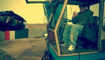Tede vs MłodyGrzech – „Mama ma mama da” (video)