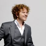 Stereophonics i Mick Hucknall nagrają na nowo album Beatlesów