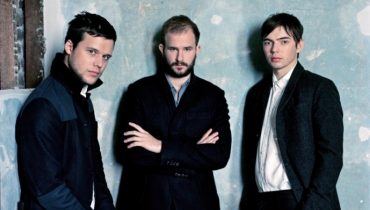 Melodyjny album White Lies