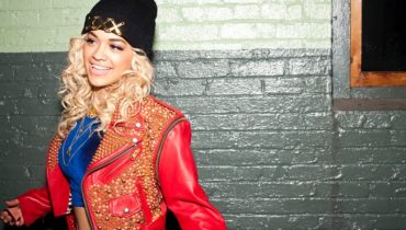 Rita Ora wyda przed Świętami