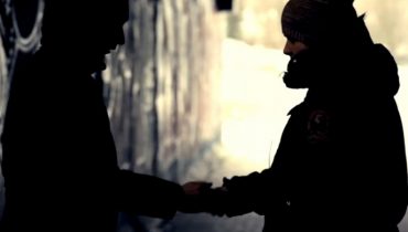 Młody M / Radonis „Na uwięzi” (video)