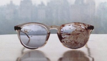 Zakrwawione okulary Johna Lennona
