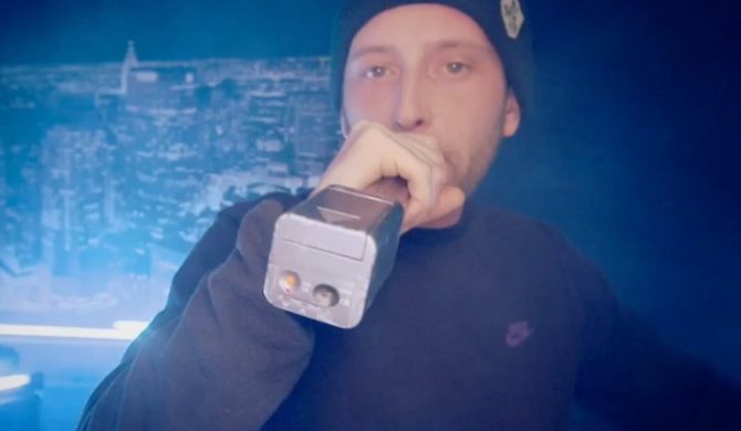 Małpa u DJ Kostka – zobacz cały odcinek (VIDEO)