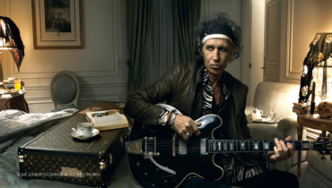 Keith Richards ślęczy nad autobiografią