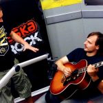 Michał Kowalonek czyta biografię Kings of Leon