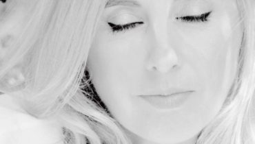 Edyta Bartosiewicz – „Upaść, by wstać” (audio)