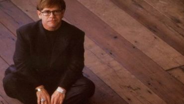 Elton John nie adoptuje