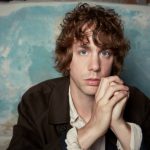 Odwyk od sławy – przeczytaj wywiad z wokalistą Razorlight