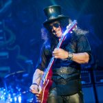 „World On Fire” – nowy utwór Slasha (audio)
