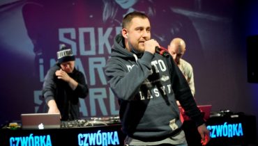 Szczerość cenniejsza od techniki – Sokół o priorytetach w muzyce